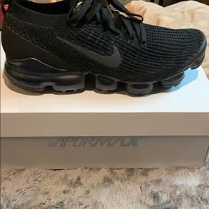 Black Vapor Max